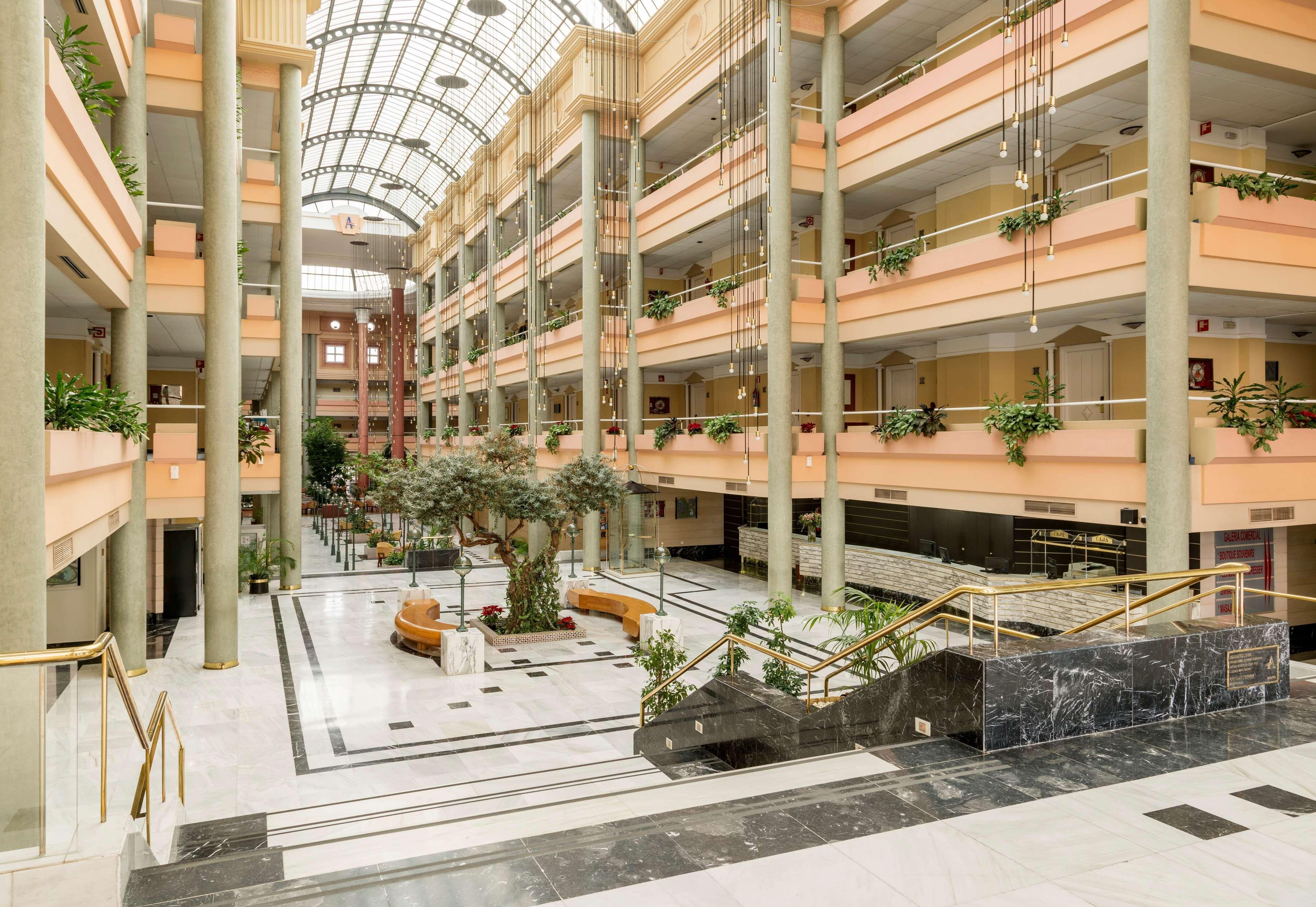 Ilunion Alcora Sevilla Сан-Хуан-де-Аснальфараче Екстер'єр фото Hotel
