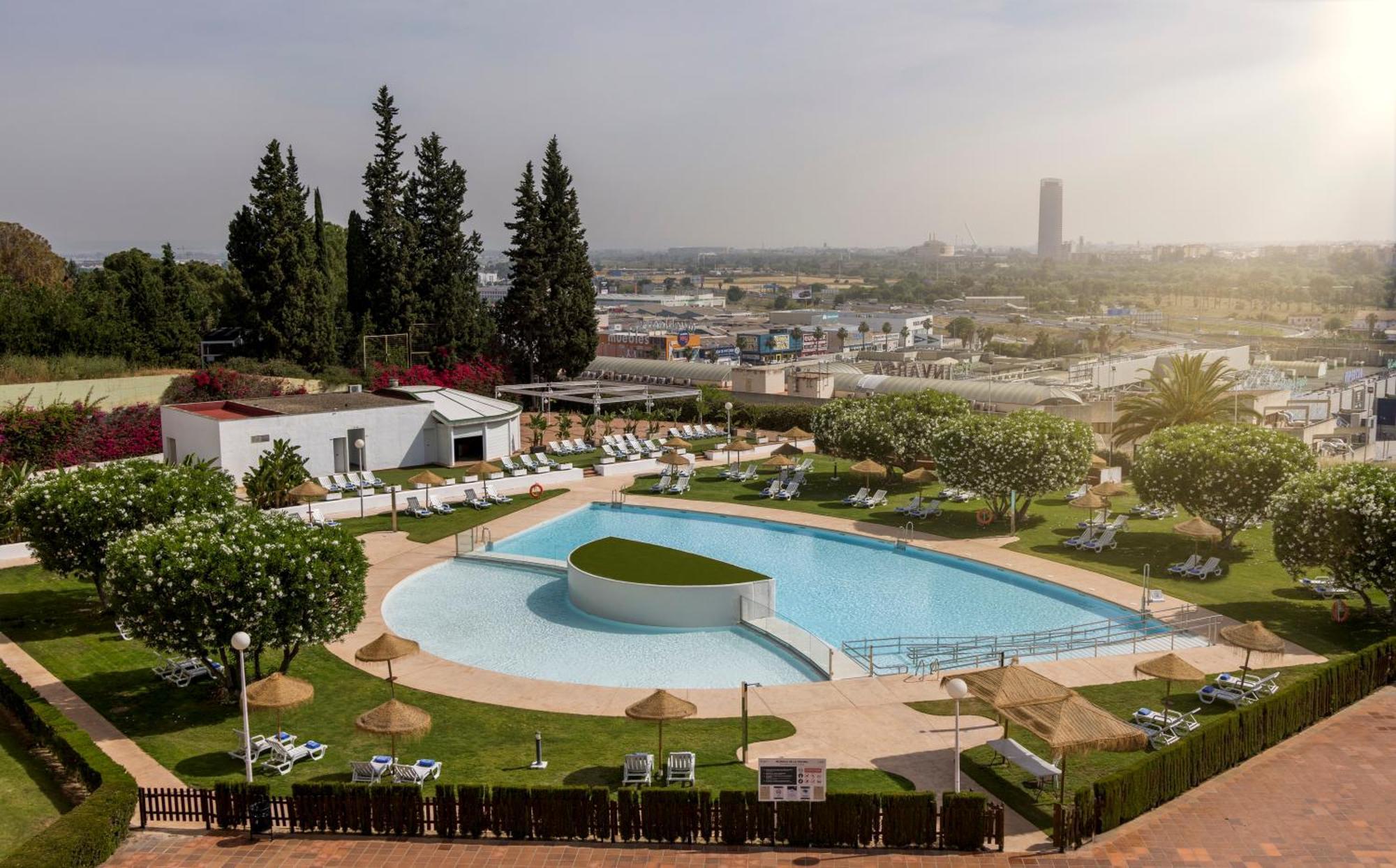 Ilunion Alcora Sevilla Сан-Хуан-де-Аснальфараче Екстер'єр фото Hotel
